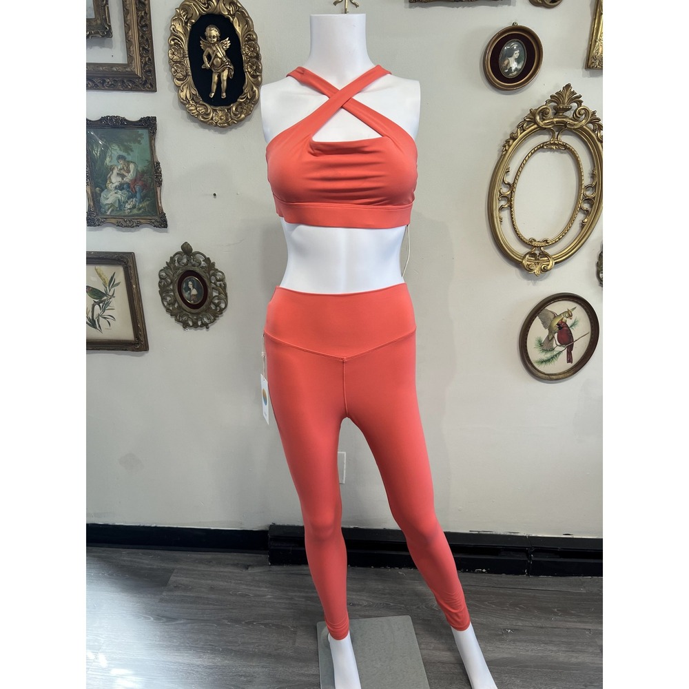 Vuori Bright Coral Daily Form Activewear Crop Top & Leggings Set Size M NWT
